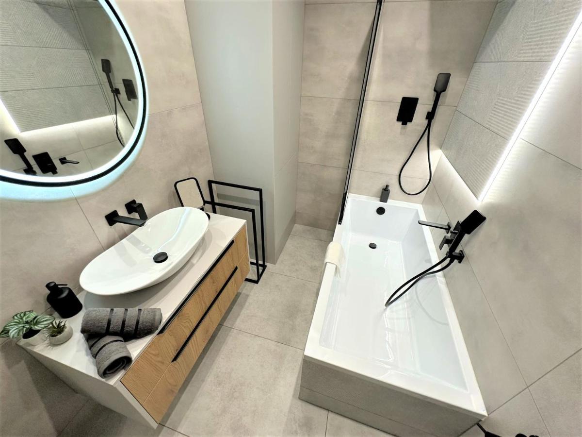 Luxury 100M2 Loft Design-Apartment At Wawel + Netflix クラクフ エクステリア 写真