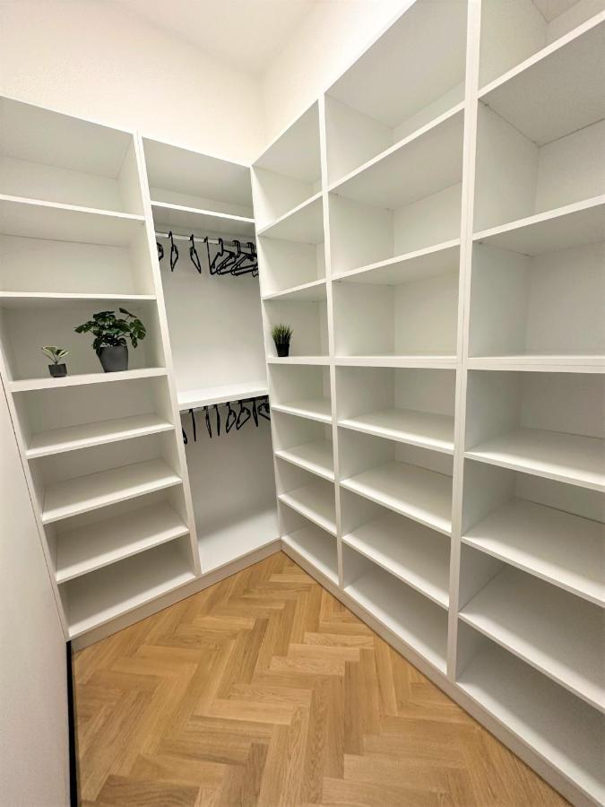 Luxury 100M2 Loft Design-Apartment At Wawel + Netflix クラクフ エクステリア 写真